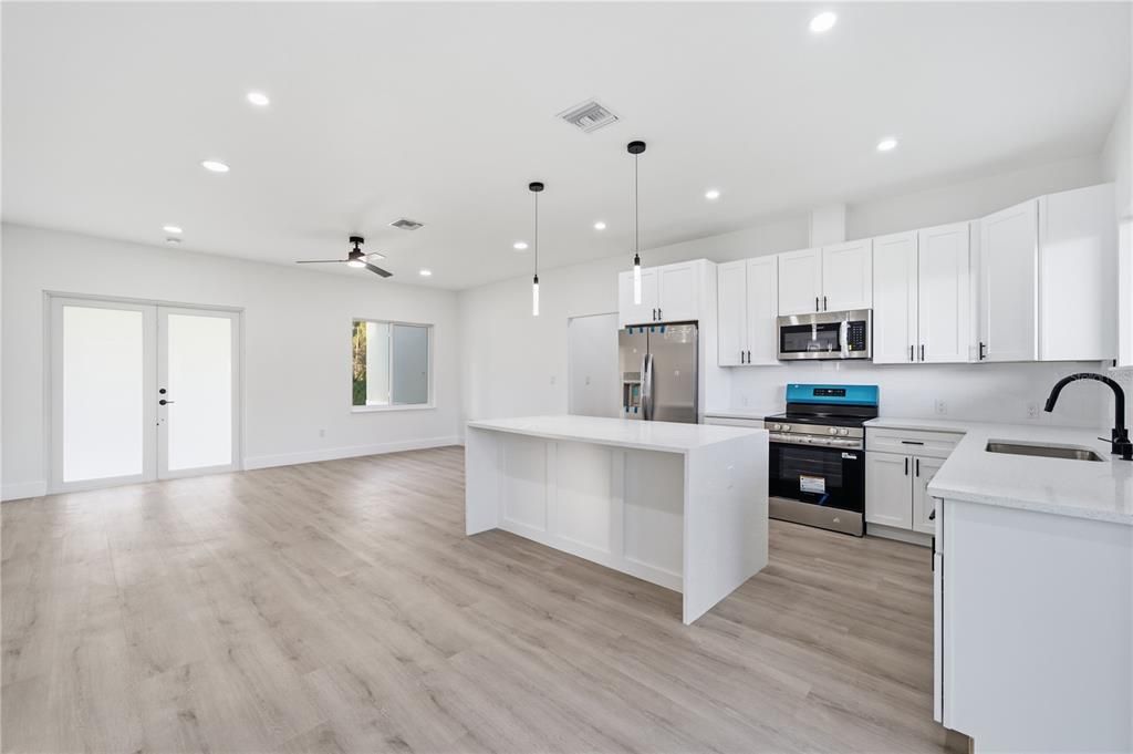 For Sale: $299,000 (3 beds, 2 baths, 1492 Square Feet)