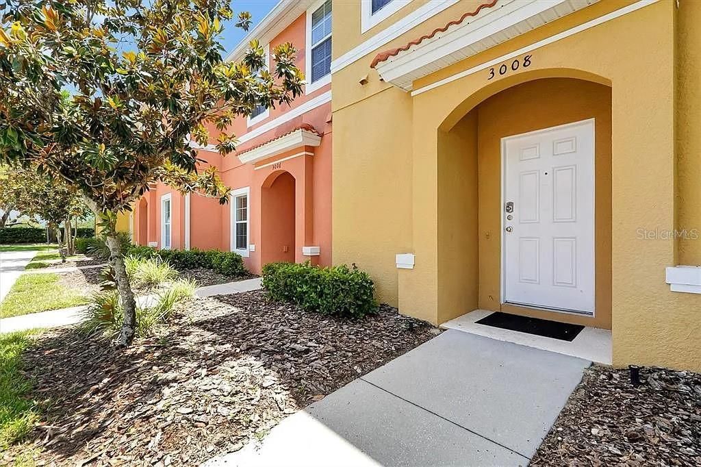 For Sale: $219,000 (2 beds, 2 baths, 1161 Square Feet)