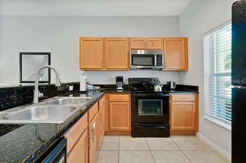 For Sale: $219,000 (2 beds, 2 baths, 1161 Square Feet)
