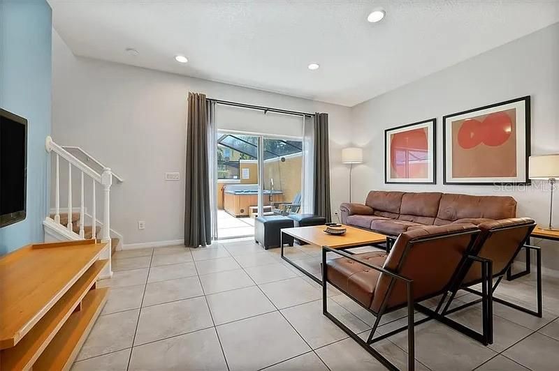 For Sale: $219,000 (2 beds, 2 baths, 1161 Square Feet)