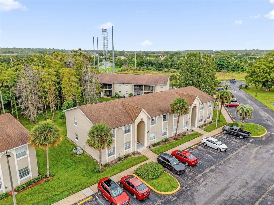 For Sale: $159,000 (2 beds, 2 baths, 876 Square Feet)