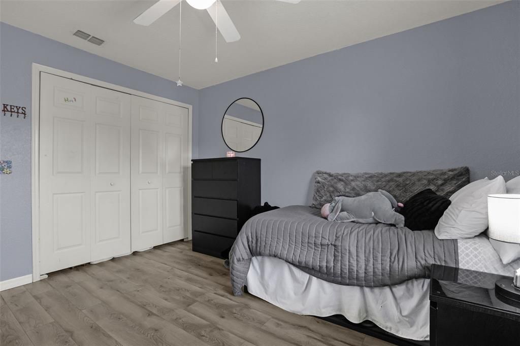For Sale: $159,000 (2 beds, 2 baths, 876 Square Feet)