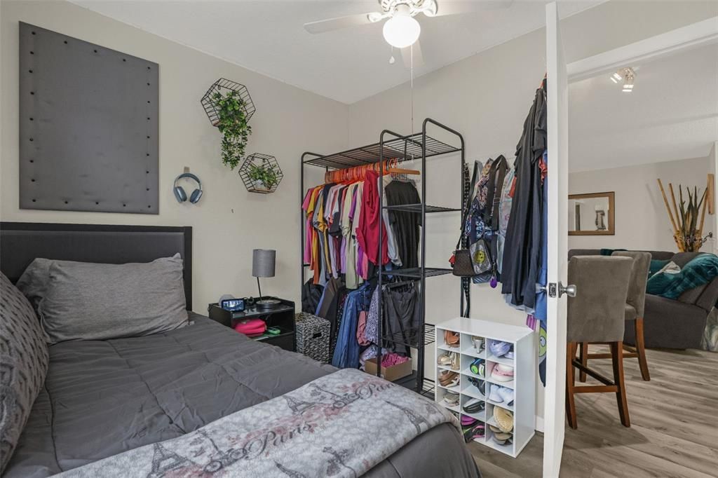 For Sale: $159,000 (2 beds, 2 baths, 876 Square Feet)