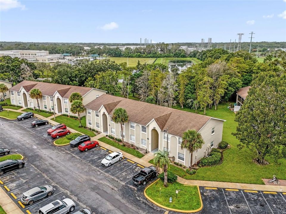 For Sale: $159,000 (2 beds, 2 baths, 876 Square Feet)