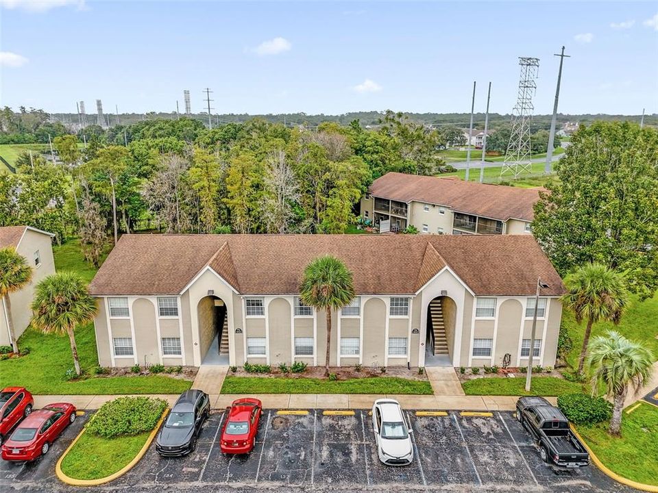 For Sale: $159,000 (2 beds, 2 baths, 876 Square Feet)
