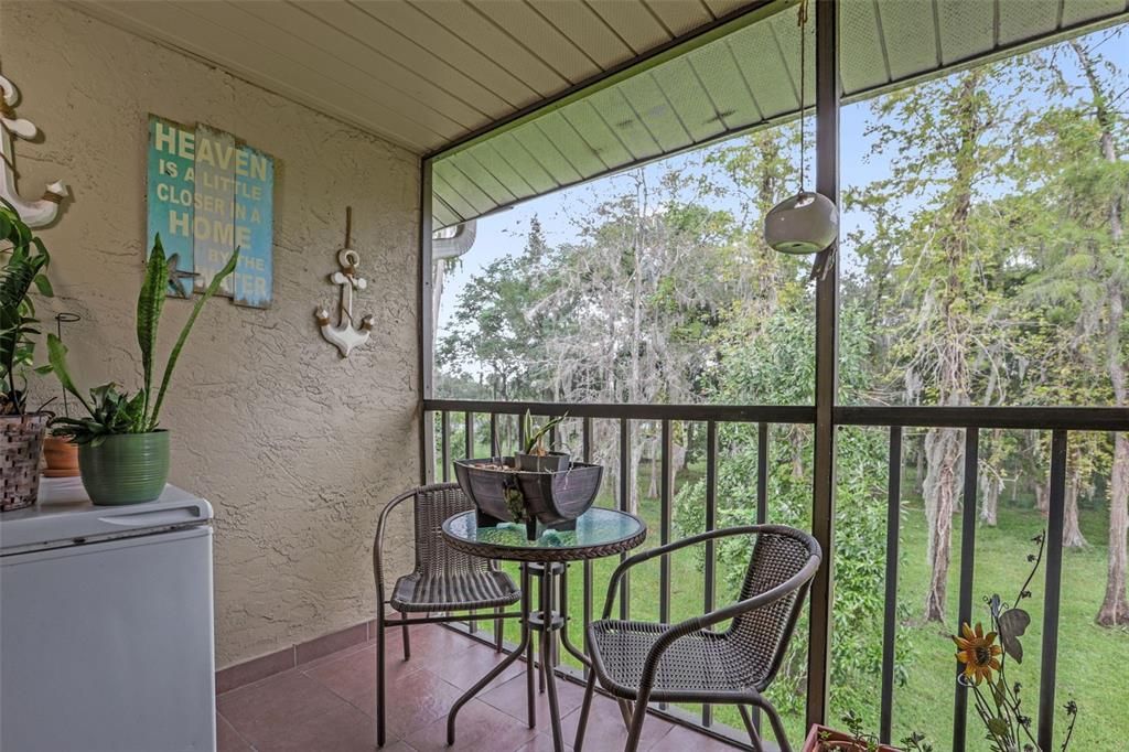 For Sale: $159,000 (2 beds, 2 baths, 876 Square Feet)