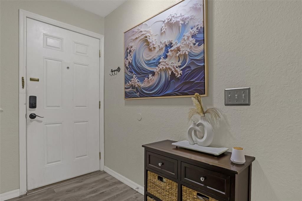 For Sale: $159,000 (2 beds, 2 baths, 876 Square Feet)
