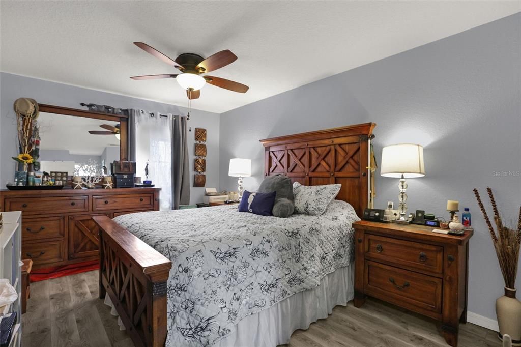 For Sale: $159,000 (2 beds, 2 baths, 876 Square Feet)