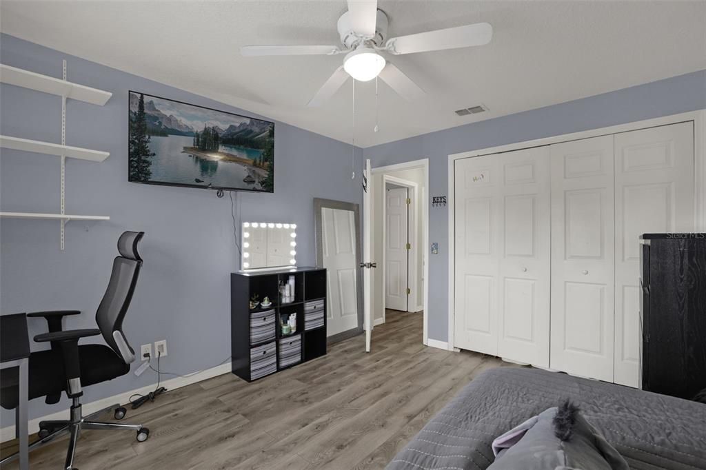 For Sale: $159,000 (2 beds, 2 baths, 876 Square Feet)