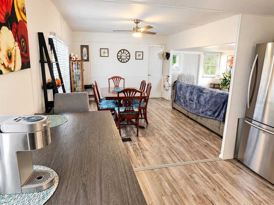 На продажу: $109,500 (2 спален, 1 ванн, 846 Квадратных фут)