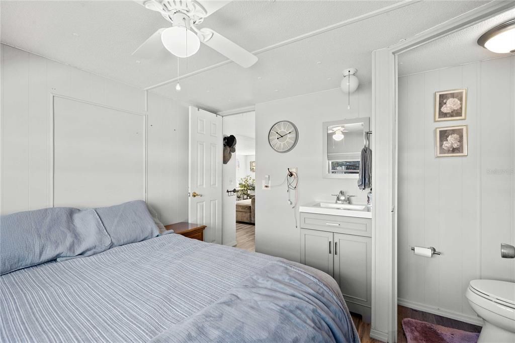 На продажу: $109,500 (2 спален, 1 ванн, 846 Квадратных фут)