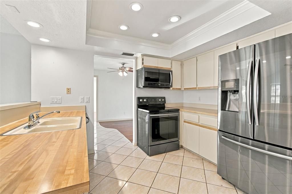 For Rent: $3,000 (3 beds, 2 baths, 1854 Square Feet)