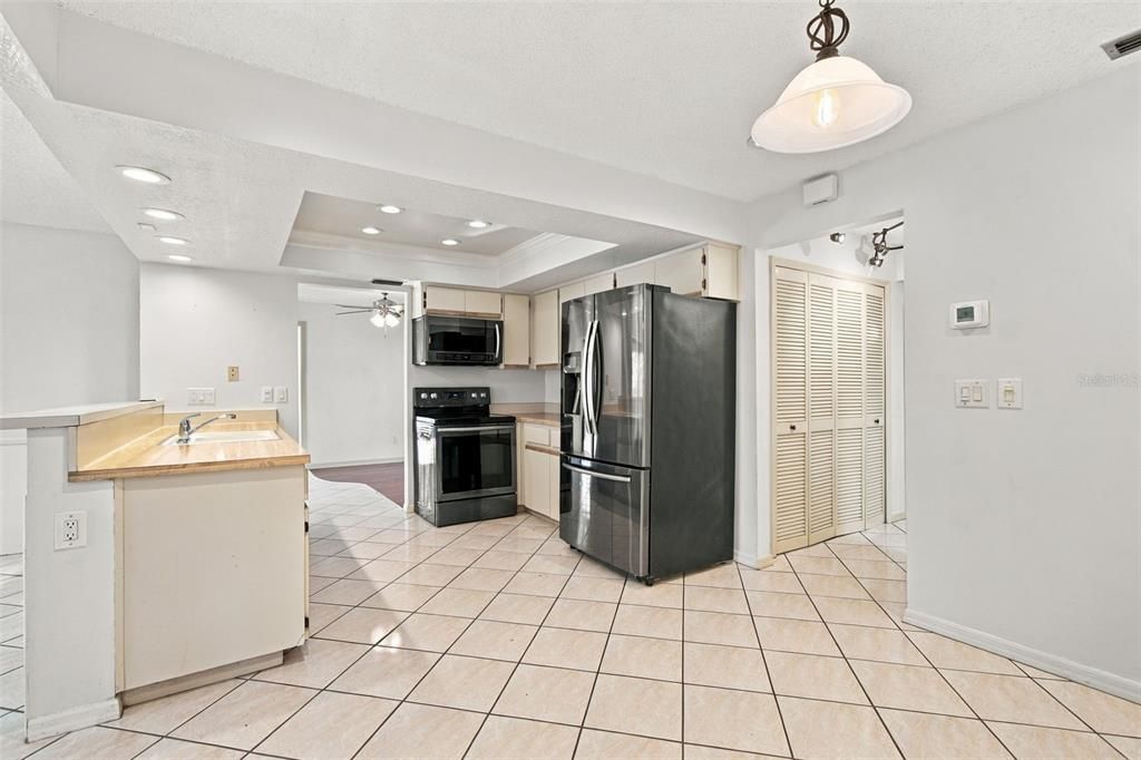 For Rent: $3,000 (3 beds, 2 baths, 1854 Square Feet)