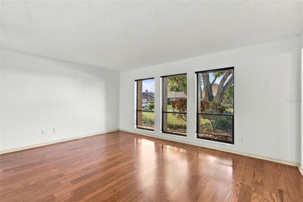 For Rent: $3,000 (3 beds, 2 baths, 1854 Square Feet)