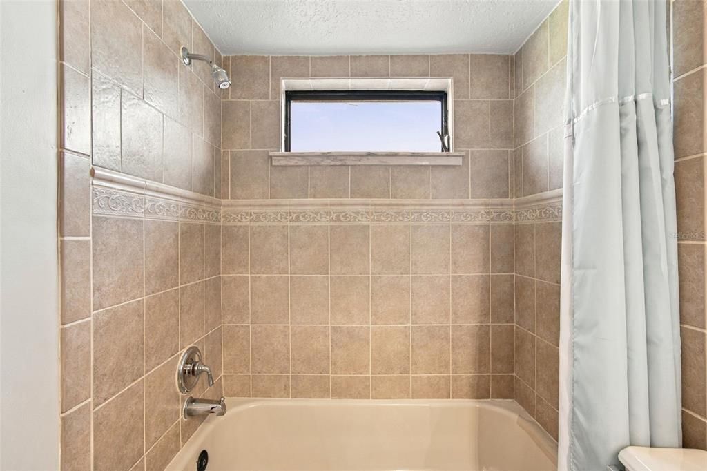 For Rent: $3,000 (3 beds, 2 baths, 1854 Square Feet)