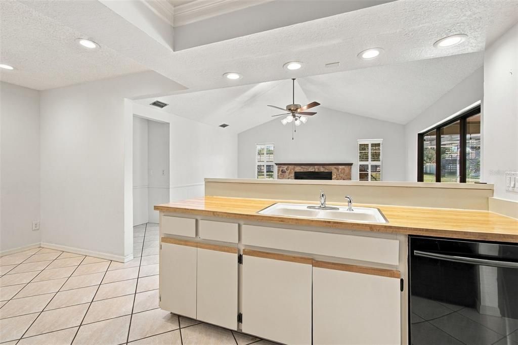 For Rent: $3,000 (3 beds, 2 baths, 1854 Square Feet)