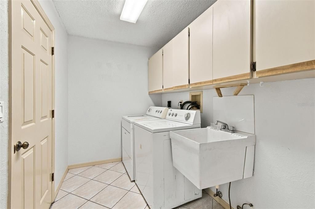 For Rent: $3,000 (3 beds, 2 baths, 1854 Square Feet)