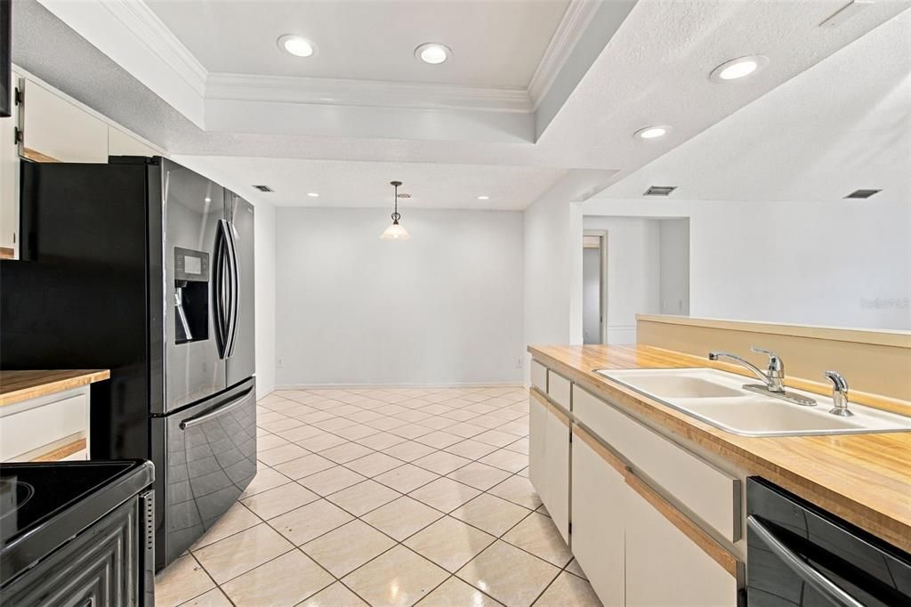 For Rent: $3,000 (3 beds, 2 baths, 1854 Square Feet)