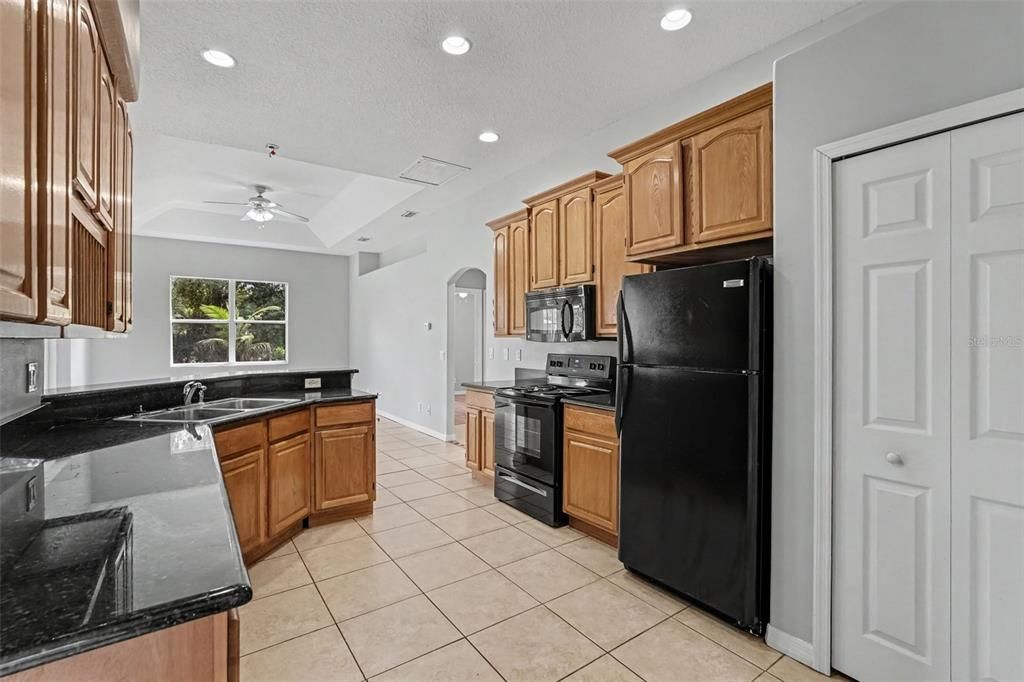 For Sale: $269,950 (3 beds, 2 baths, 1698 Square Feet)