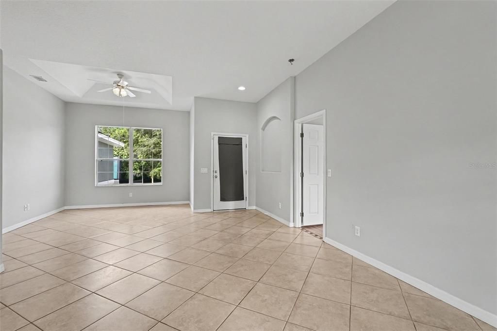 For Sale: $269,950 (3 beds, 2 baths, 1698 Square Feet)