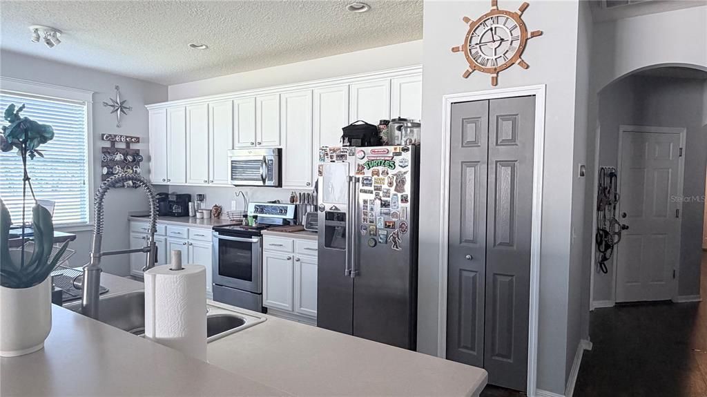 For Sale: $680,000 (4 beds, 2 baths, 2565 Square Feet)