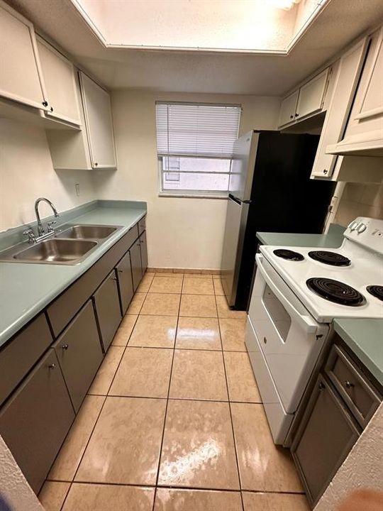 En Renta: $950 (2 camas, 1 baños, 800 Pies cuadrados)