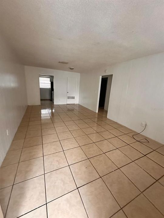 En Renta: $950 (2 camas, 1 baños, 800 Pies cuadrados)