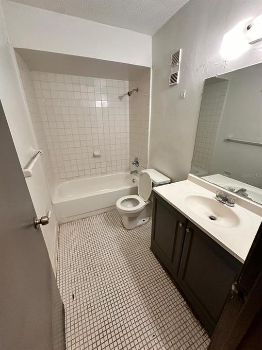 En Renta: $950 (2 camas, 1 baños, 800 Pies cuadrados)