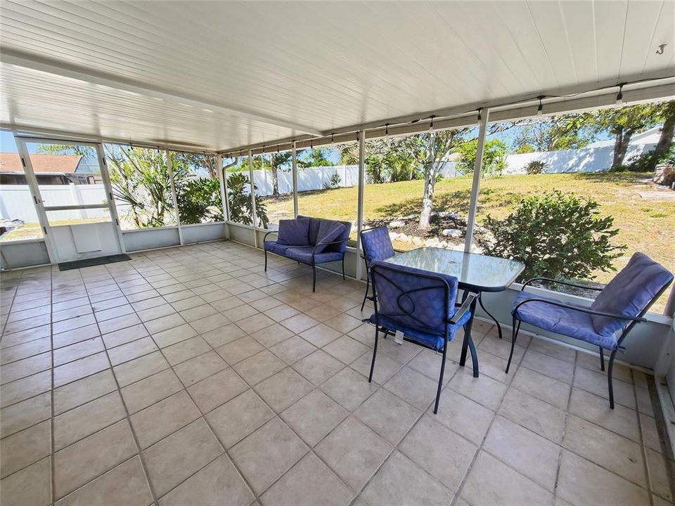 En Venta: $269,900 (2 camas, 2 baños, 1315 Pies cuadrados)