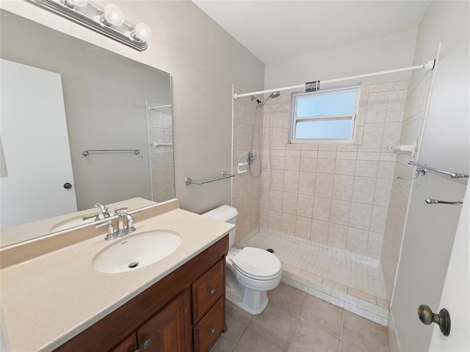En Venta: $269,900 (2 camas, 2 baños, 1315 Pies cuadrados)