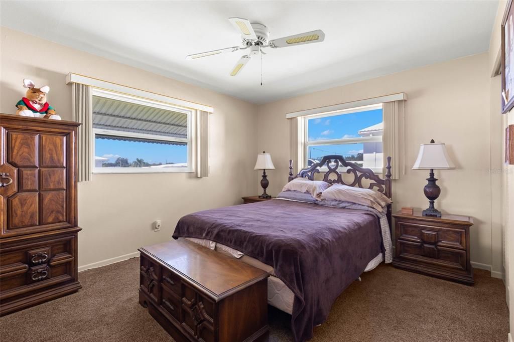 For Sale: $375,000 (2 beds, 2 baths, 1246 Square Feet)