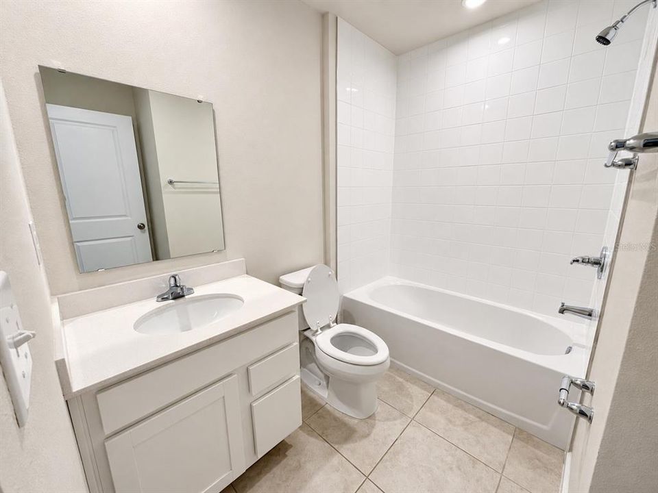 En Venta: $300,000 (3 camas, 2 baños, 1431 Pies cuadrados)