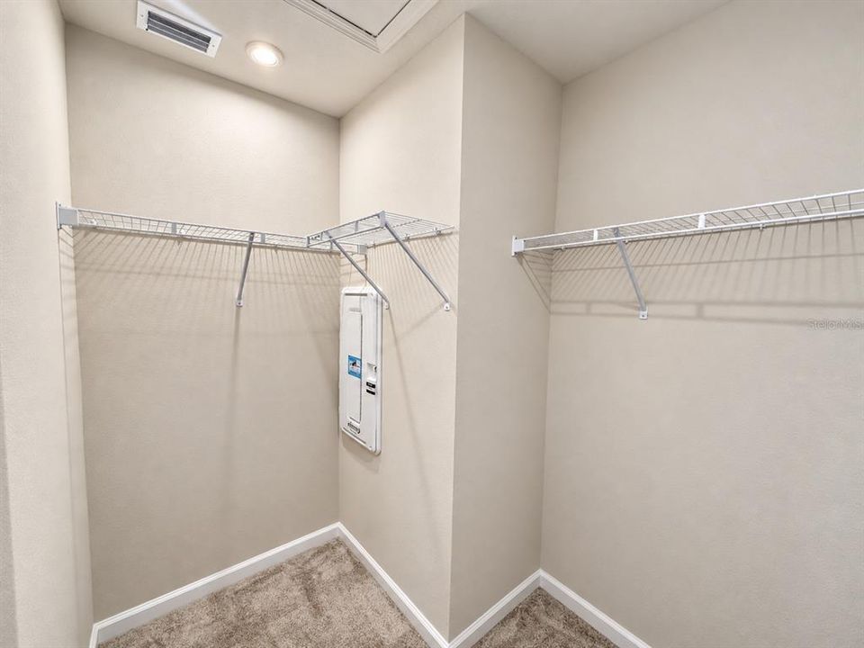 En Venta: $300,000 (3 camas, 2 baños, 1431 Pies cuadrados)