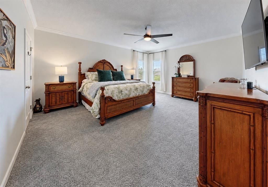 En Venta: $942,900 (6 camas, 4 baños, 4271 Pies cuadrados)