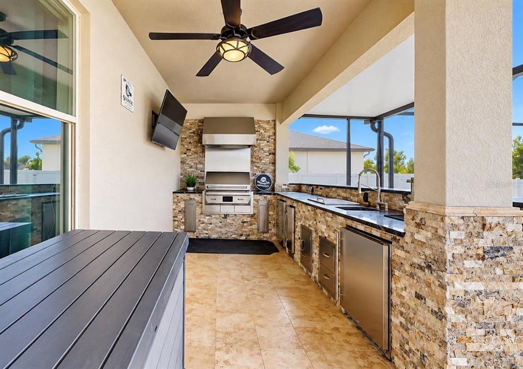 En Venta: $942,900 (6 camas, 4 baños, 4271 Pies cuadrados)