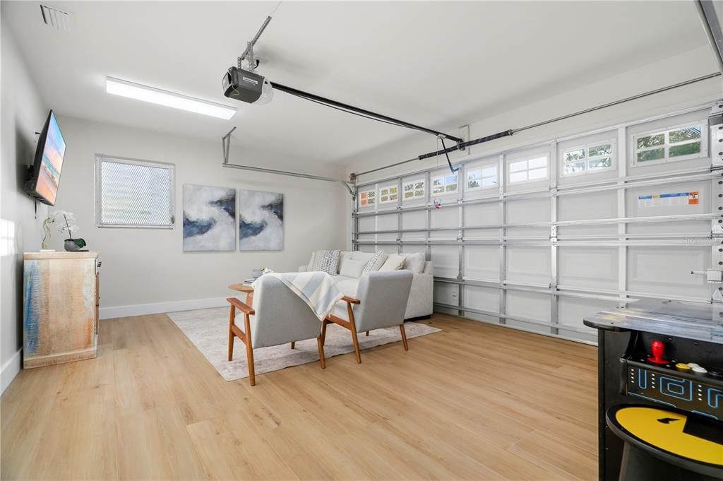 For Sale: $569,000 (2 beds, 1 baths, 1595 Square Feet)