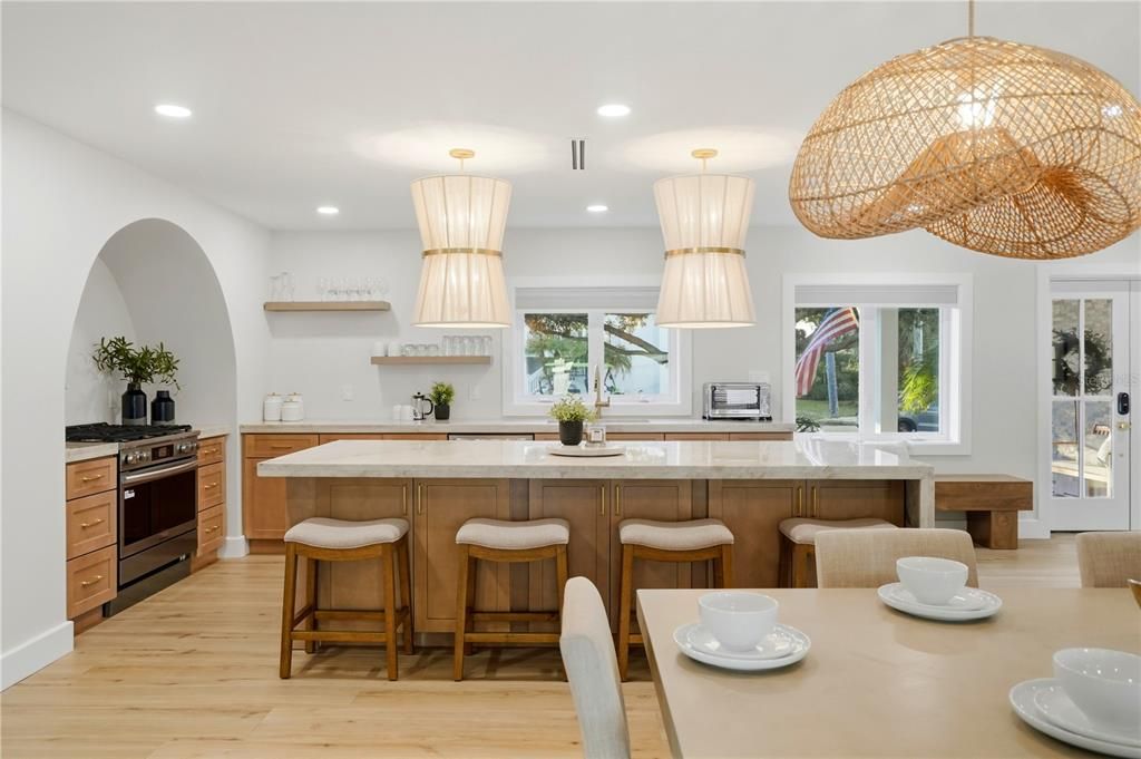 For Sale: $569,000 (2 beds, 1 baths, 1595 Square Feet)