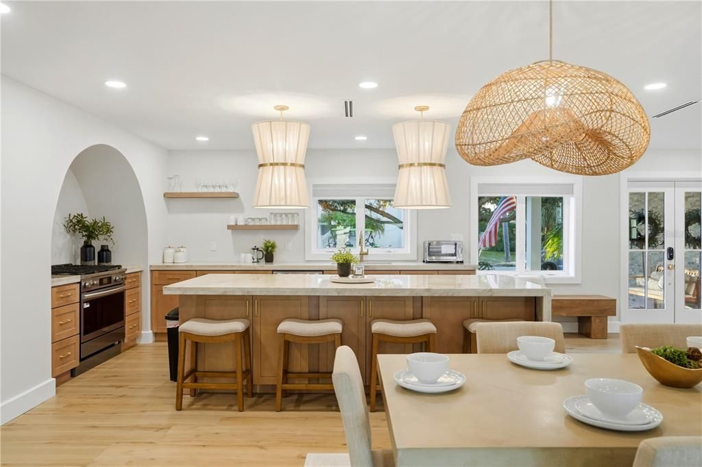 For Sale: $569,000 (2 beds, 1 baths, 1595 Square Feet)