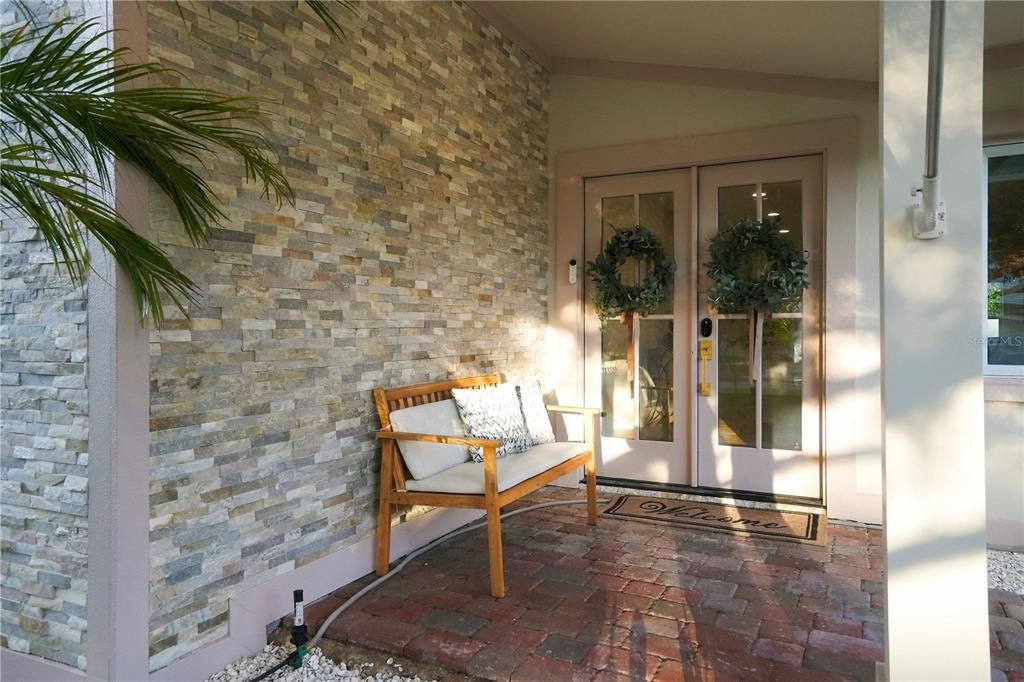For Sale: $569,000 (2 beds, 1 baths, 1595 Square Feet)