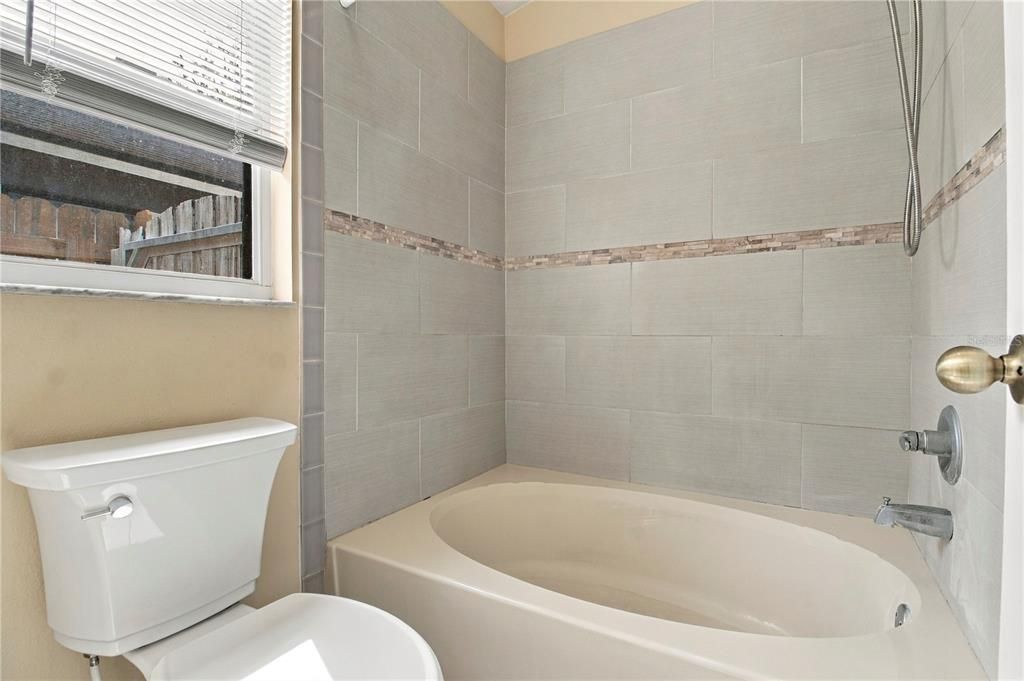 For Sale: $339,900 (3 beds, 2 baths, 1412 Square Feet)