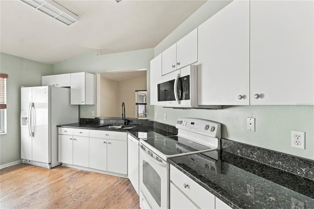 For Sale: $339,900 (3 beds, 2 baths, 1412 Square Feet)