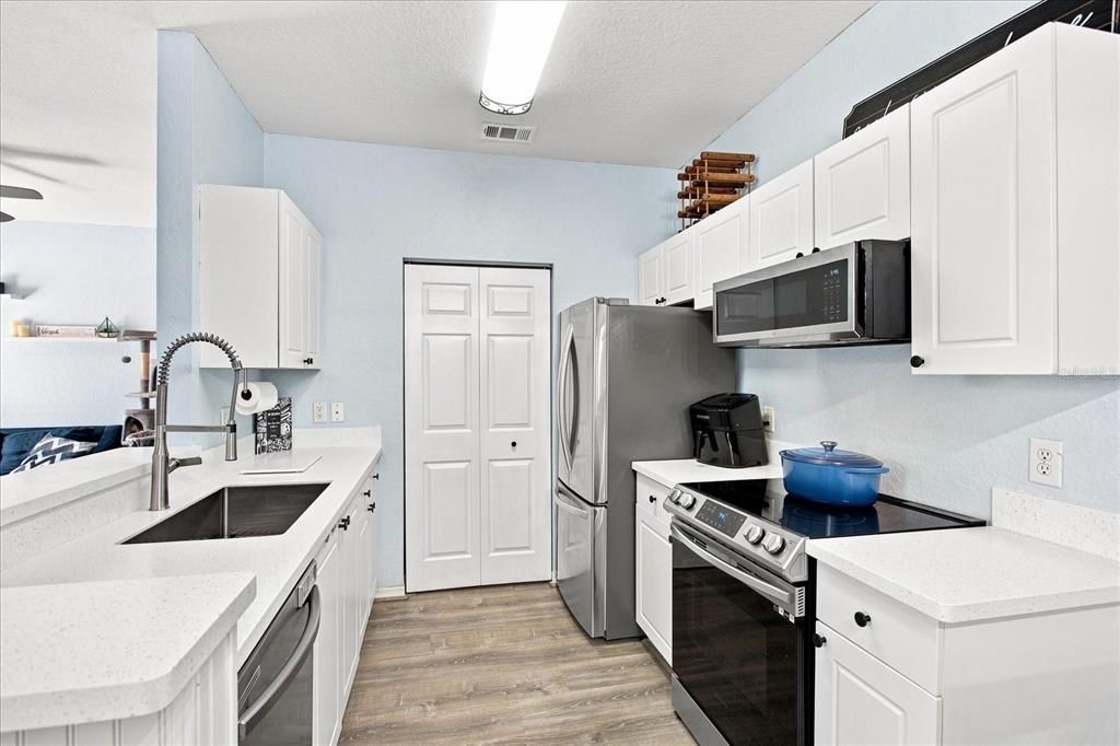 В аренду: $1,350 (1 спален, 1 ванн, 826 Квадратных фут)