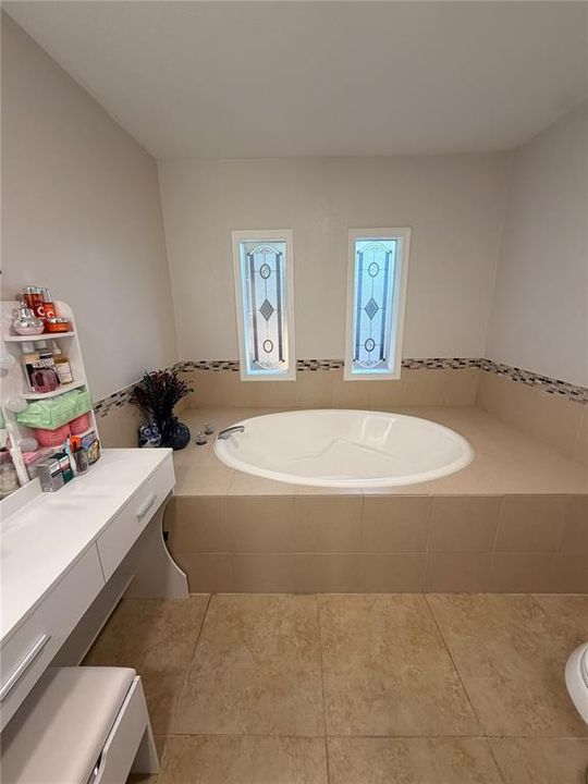 For Sale: $199,999 (3 beds, 2 baths, 1568 Square Feet)