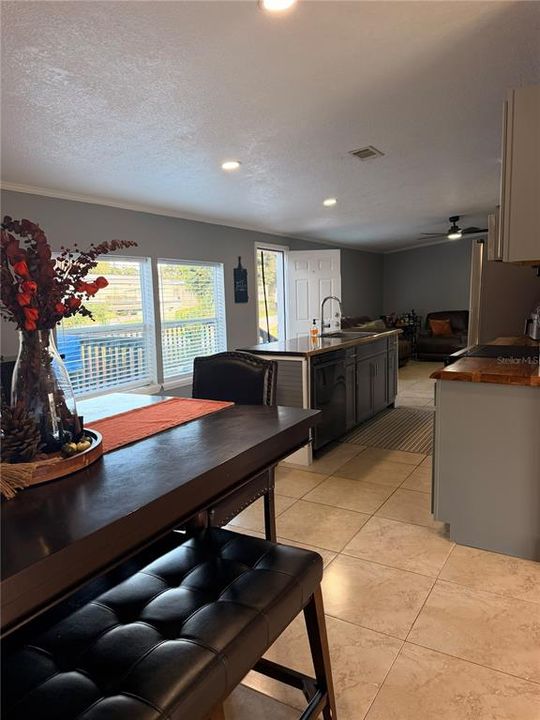 For Sale: $199,999 (3 beds, 2 baths, 1568 Square Feet)