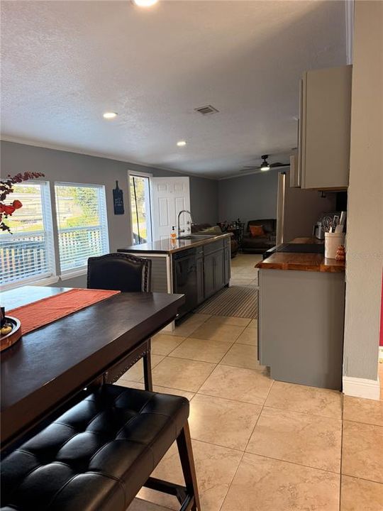 For Sale: $199,999 (3 beds, 2 baths, 1568 Square Feet)