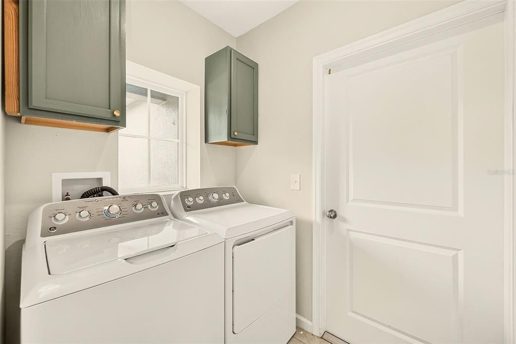 For Sale: $325,000 (3 beds, 2 baths, 1500 Square Feet)