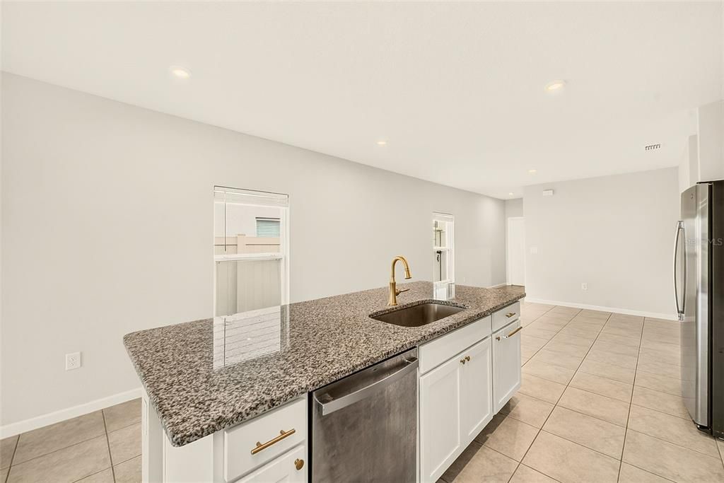 For Sale: $325,000 (3 beds, 2 baths, 1500 Square Feet)