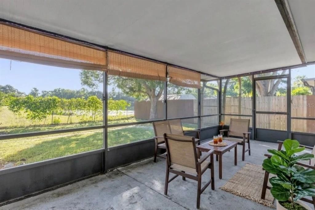 На продажу: $259,000 (2 спален, 2 ванн, 1093 Квадратных фут)