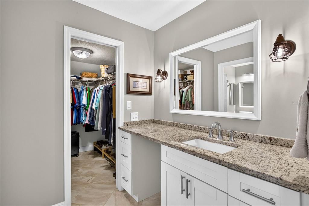 For Sale: $335,000 (2 beds, 2 baths, 1487 Square Feet)