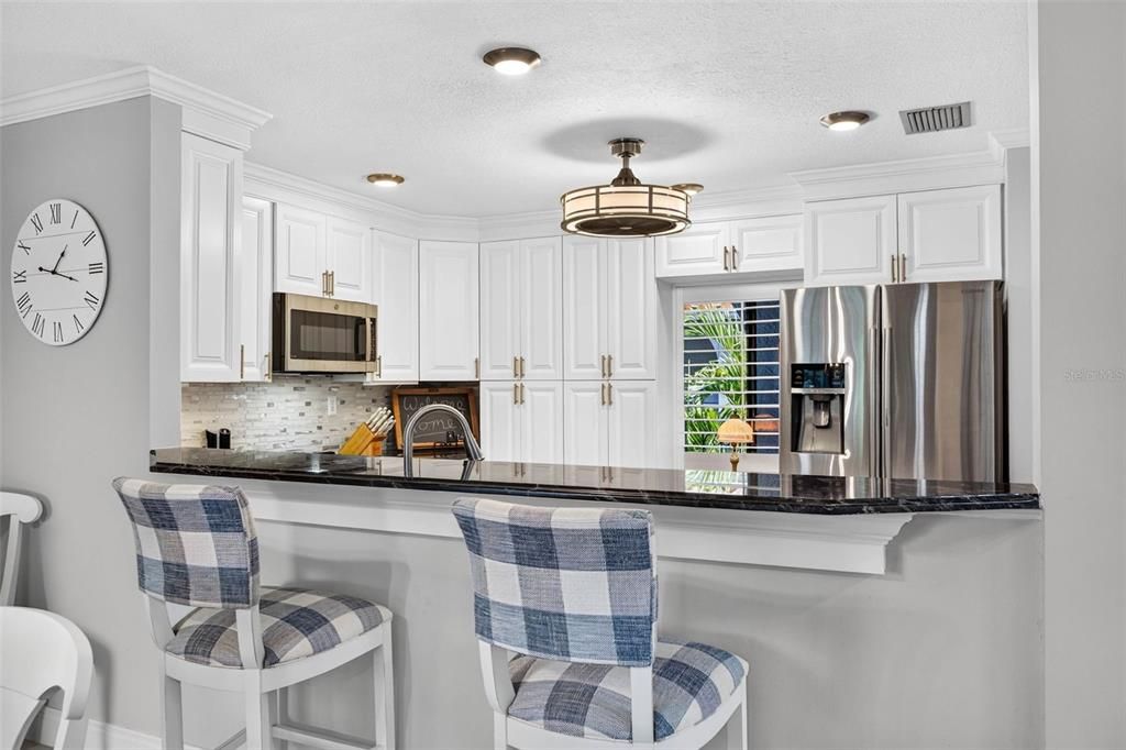 For Sale: $335,000 (2 beds, 2 baths, 1487 Square Feet)